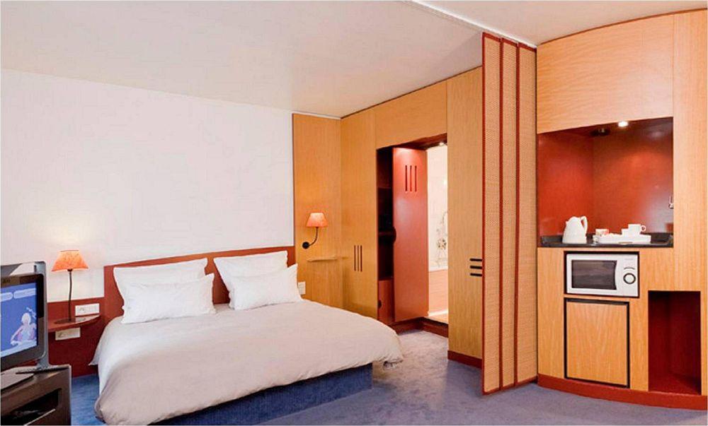 B&B Hotel Rueil-Malmaison Gare מראה חיצוני תמונה