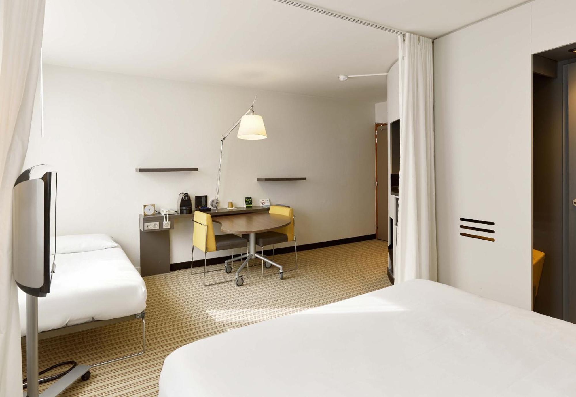 B&B Hotel Rueil-Malmaison Gare מראה חיצוני תמונה