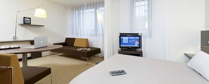 B&B Hotel Rueil-Malmaison Gare מראה חיצוני תמונה