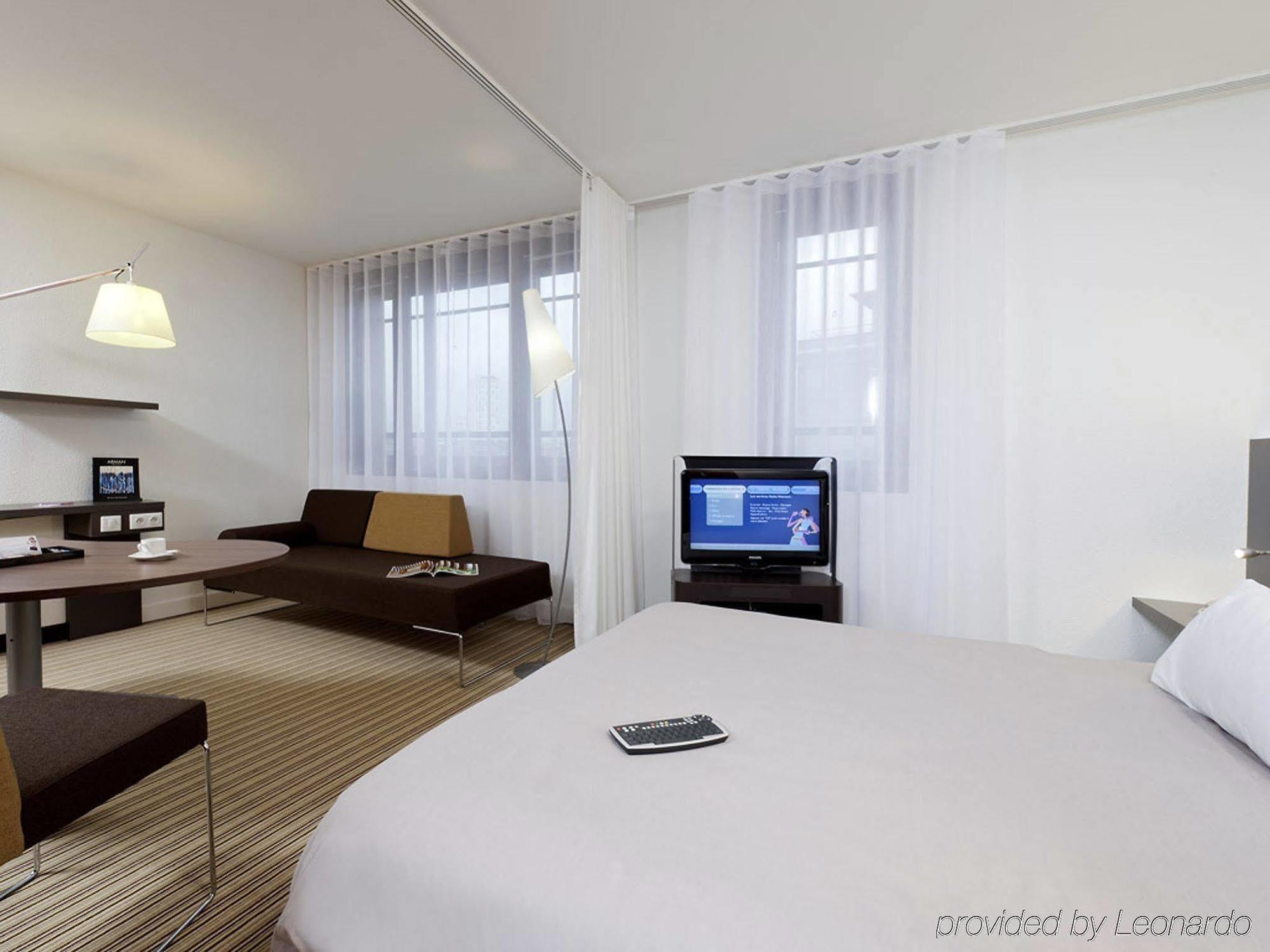 B&B Hotel Rueil-Malmaison Gare מראה חיצוני תמונה