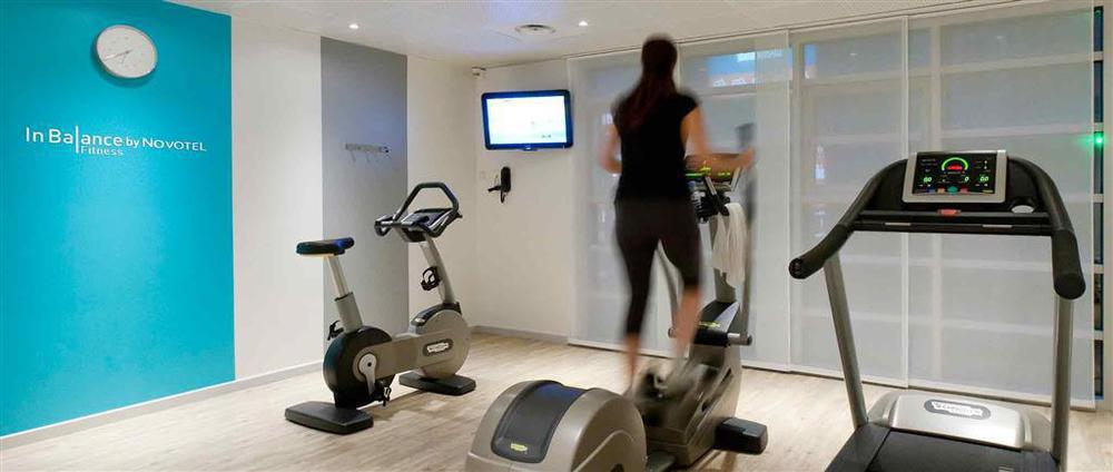 B&B Hotel Rueil-Malmaison Gare מראה חיצוני תמונה