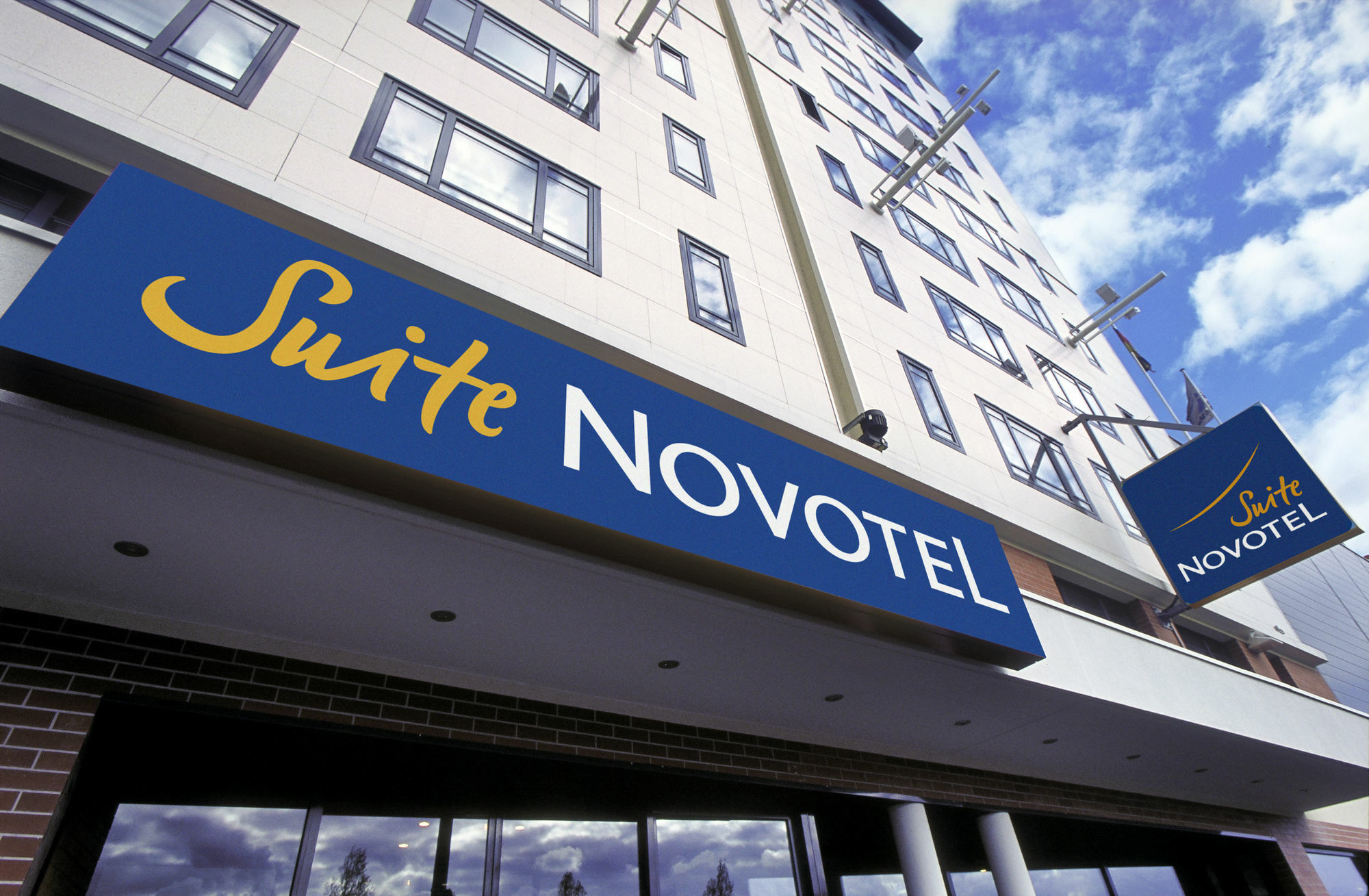 B&B Hotel Rueil-Malmaison Gare מראה חיצוני תמונה